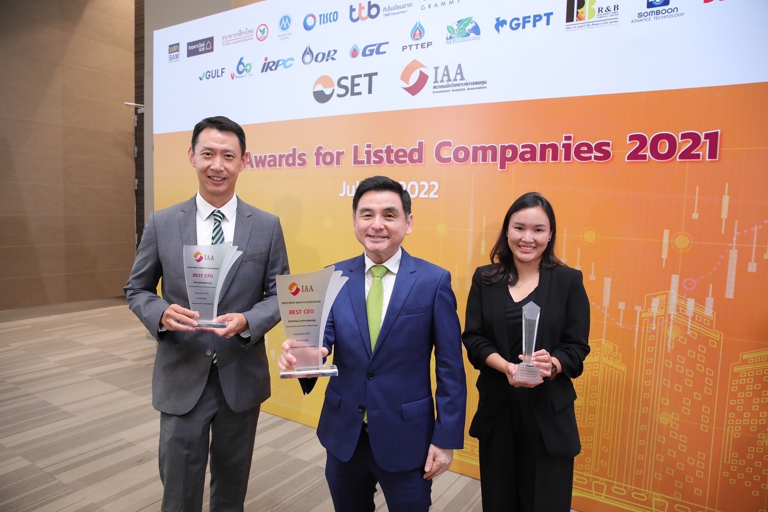AIS กวาด 3 รางวัลจากเวที IAA Awards for Listed Companies 2021 